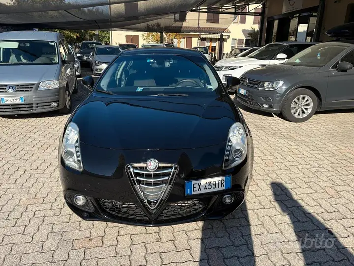 Alfa Romeo Giulietta 2014 photo 2