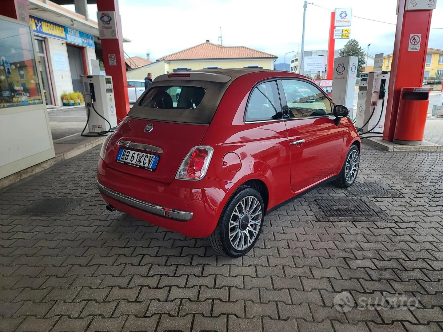 Fiat 500 Cabrio 2010 photo 5