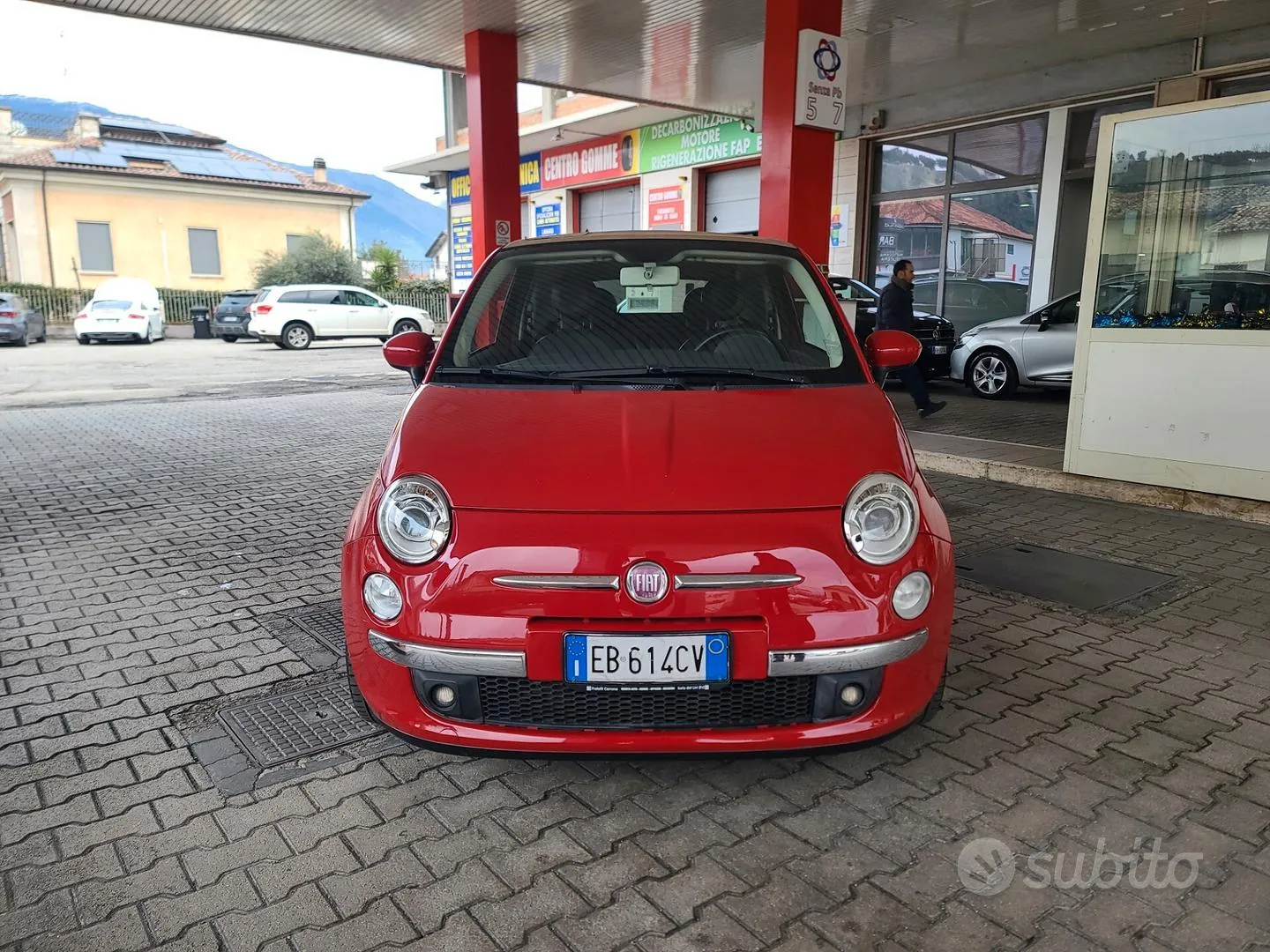 Fiat 500 Cabrio 2010 photo 2