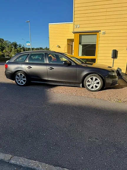 Audi A4 2011 photo 5