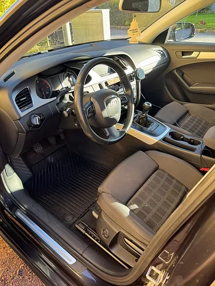 Audi A4 2011 photo 3