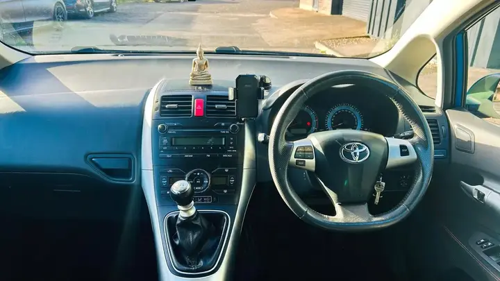 Toyota Auris 2010 photo 5