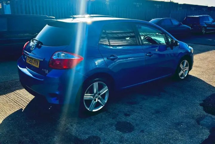 Toyota Auris 2010 photo 3