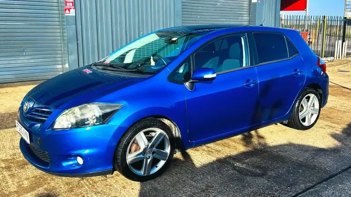 Toyota Auris 2010 photo 2