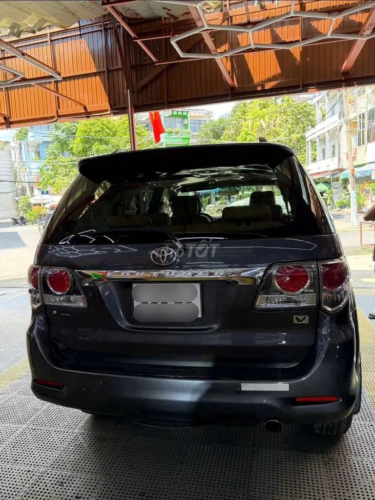 Toyota Fortuner 2012 photo 2