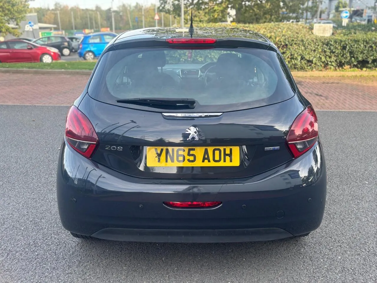 Peugeot 208 2015 photo 5