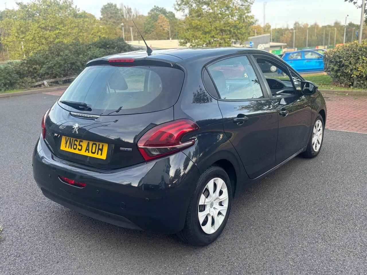 Peugeot 208 2015 photo 4