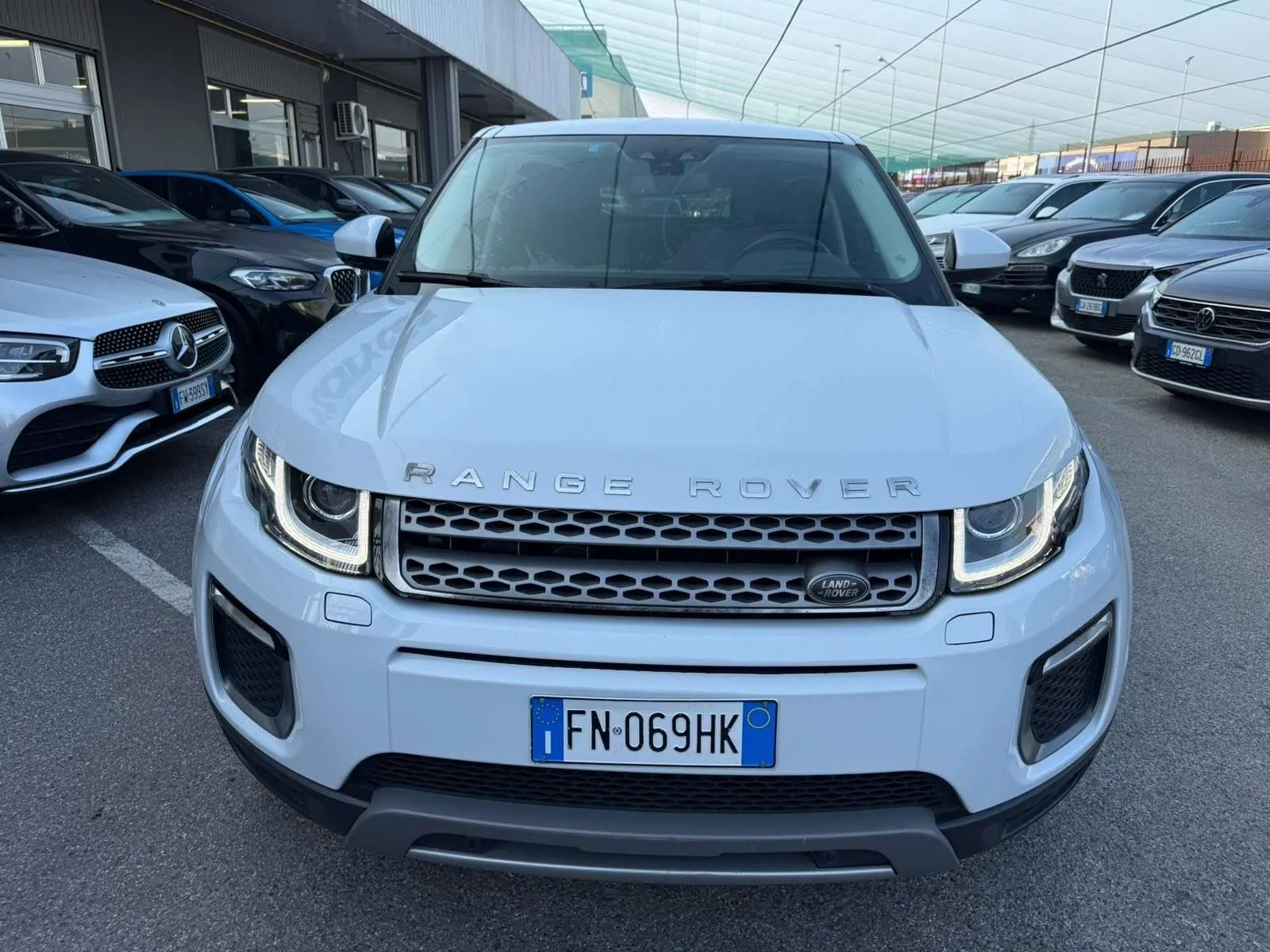 Land Rover Range Rover Evoque 2017 photo 2
