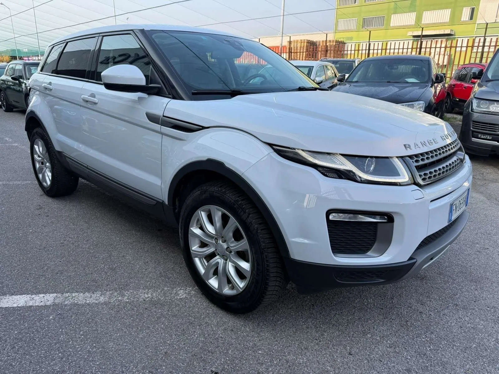 Land Rover Range Rover Evoque 2017 photo 3