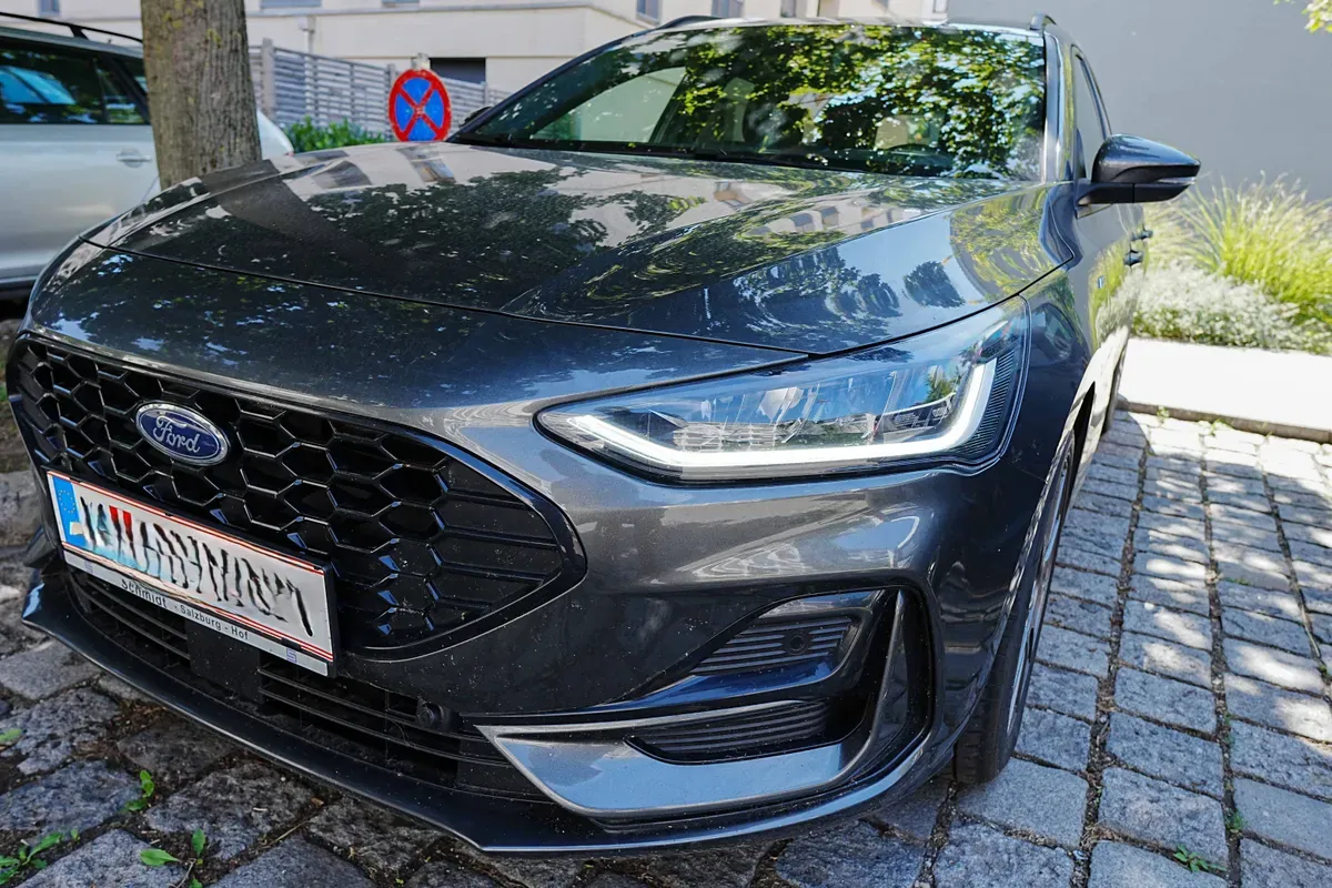 Ford Focus 2023 photo 2