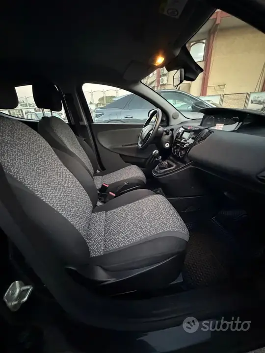 Lancia Ypsilon 2022 photo 5