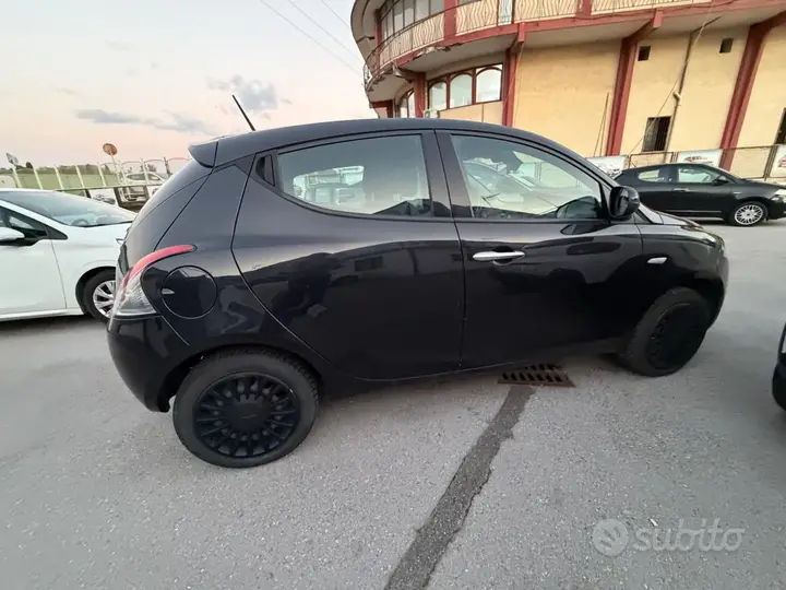 Lancia Ypsilon 2022 photo 2