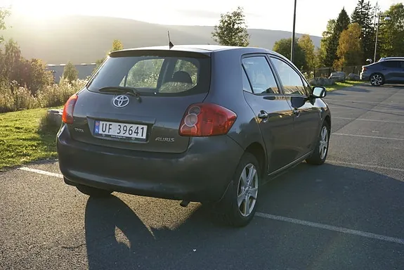 Toyota Auris 2008 photo 5