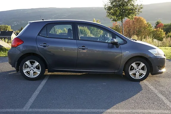Toyota Auris 2008 photo 3