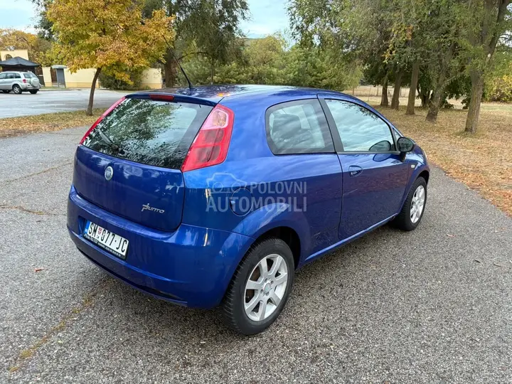 Fiat Grande Punto 2006 photo 4