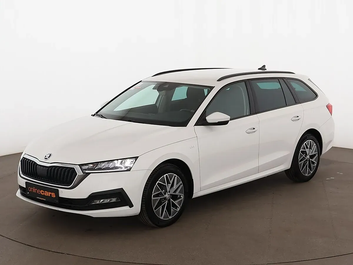 Skoda Octavia 2023 photo 2