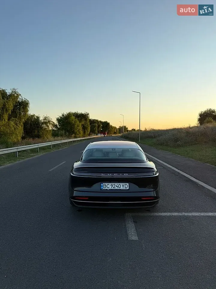 Lucid Air 2022 photo 5