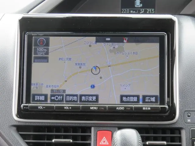 Toyota Vocsei Zs 2017 photo 5