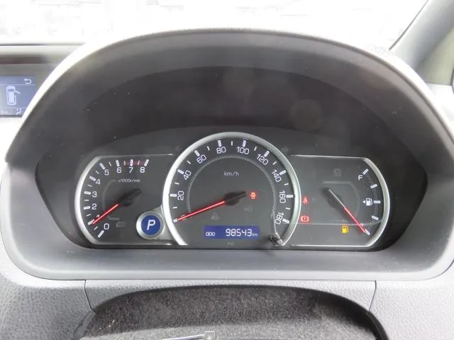 Toyota Vocsei Zs 2017 photo 4