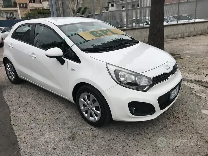 Kia Rio 2013 photo 2