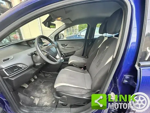 Lancia Ypsilon 2015 photo 2