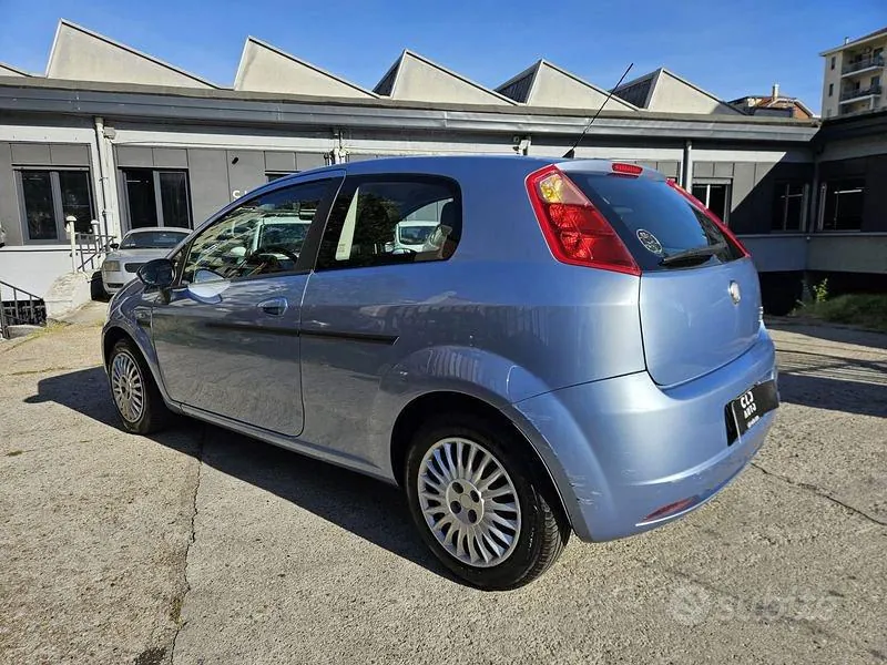 Fiat Grande Punto 2008 photo 3