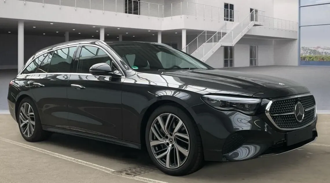 Mercedes-Benz E-Class 2025 photo 2