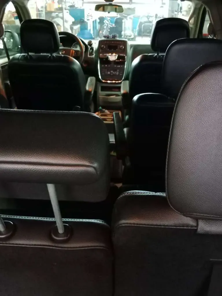 Lancia Voyager 2013 photo 3
