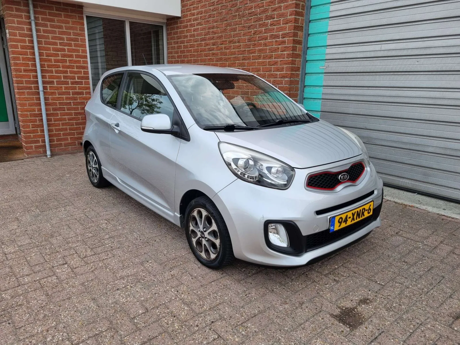 Kia Picanto 2012 photo 2