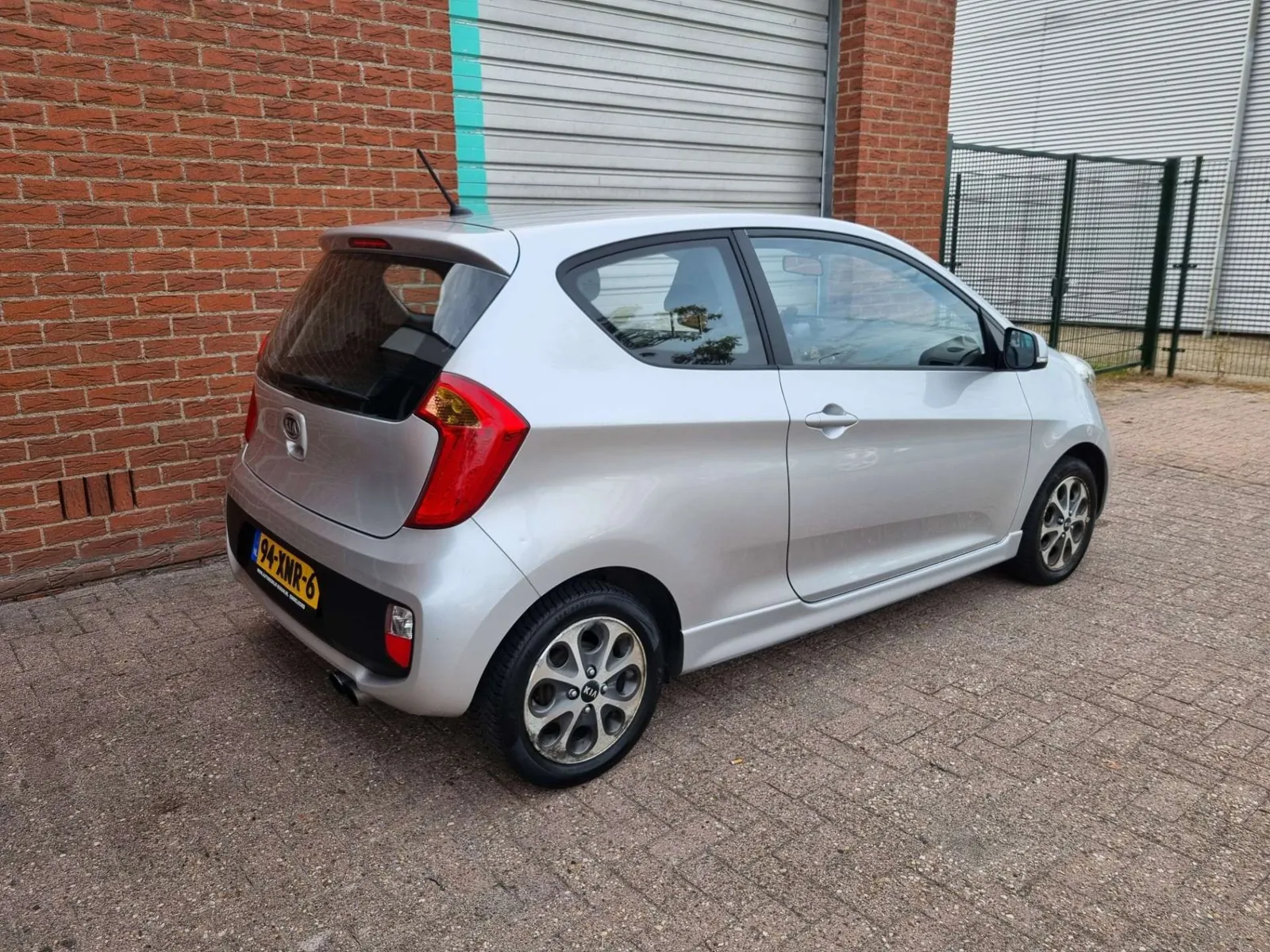 Kia Picanto 2012 photo 4