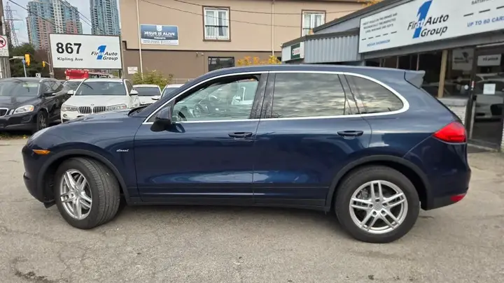 Porsche Cayenne 2014 photo 2