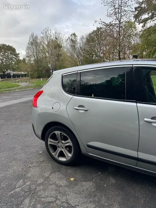 Peugeot 3008 2012 photo 2