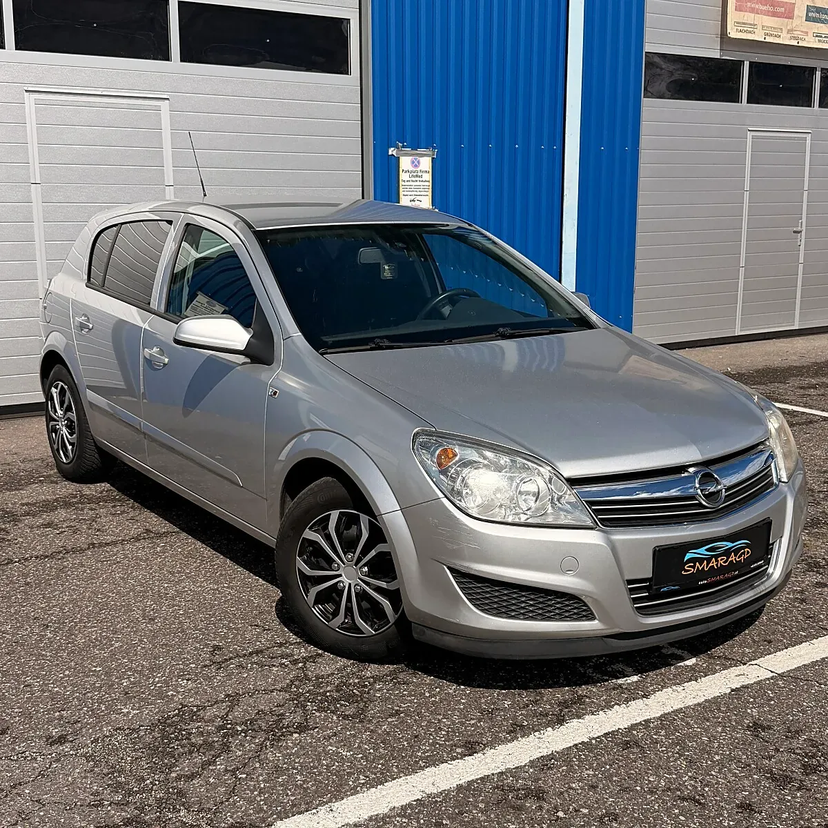 Opel Astra 2009 photo 2