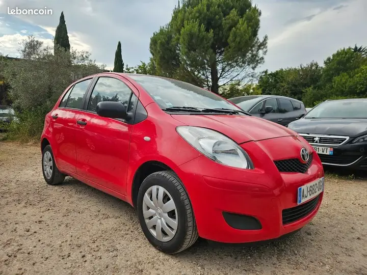 Toyota Yaris 2010 photo 2