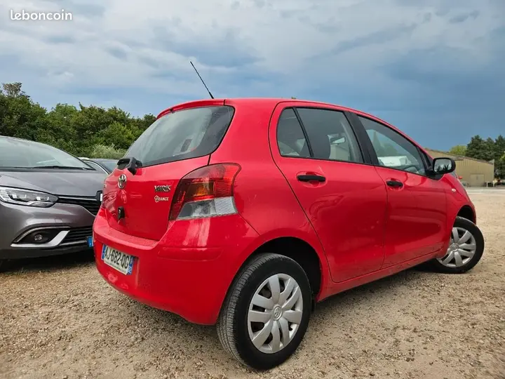 Toyota Yaris 2010 photo 4