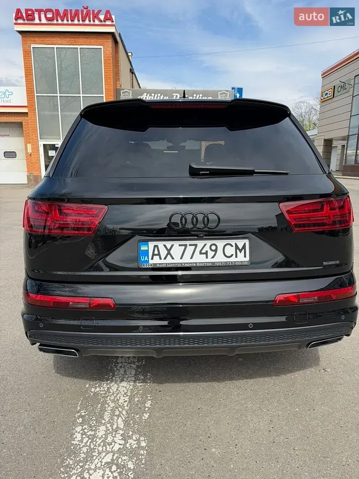 Audi Q7 2017 photo 3