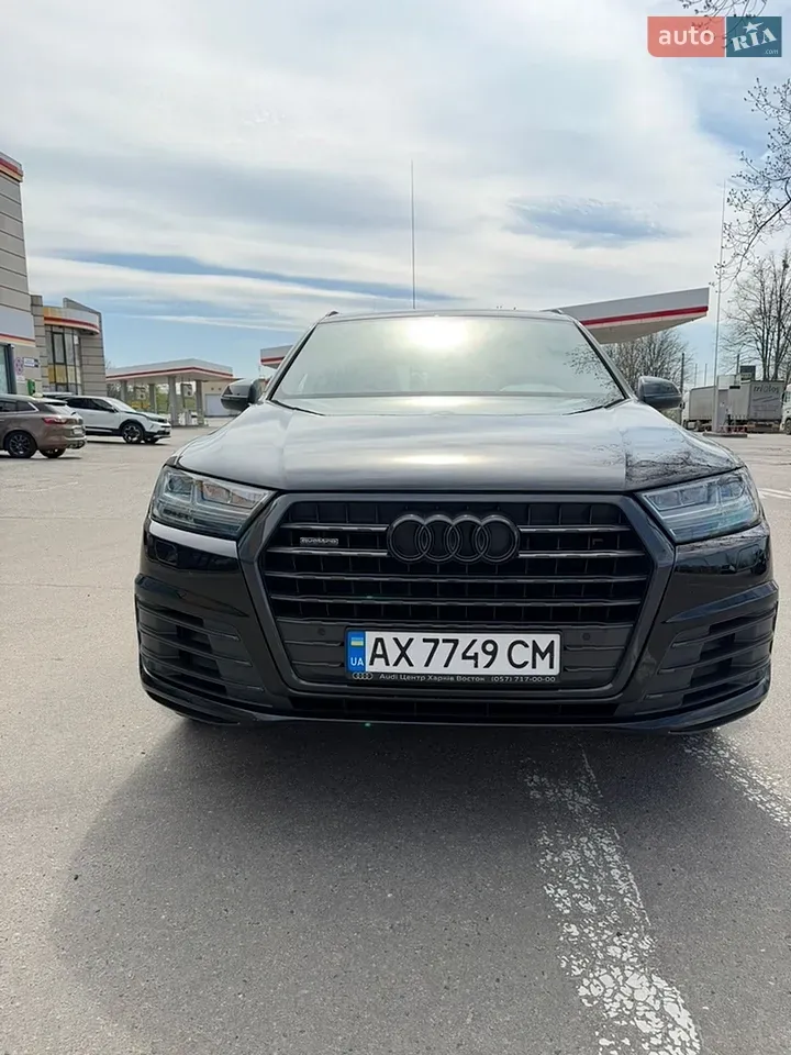 Audi Q7 2017 photo 2