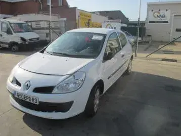 Renault Clio 2008 photo 2