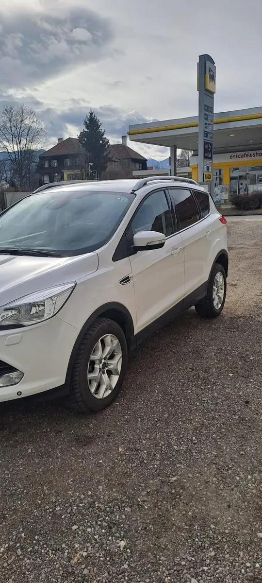 Ford Kuga 2016 photo 2