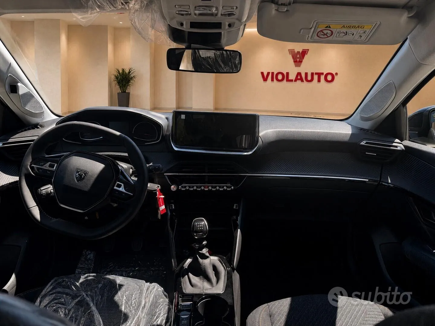 Peugeot 208 photo 5