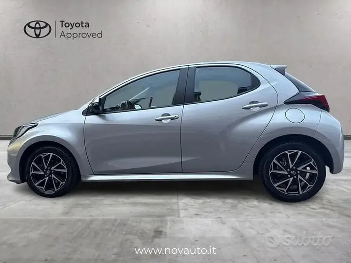 Toyota Yaris 2022 photo 2