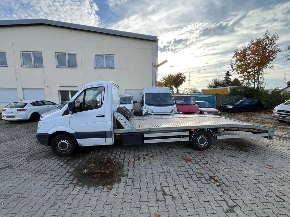 Mercedes-Benz Abschleppwagen