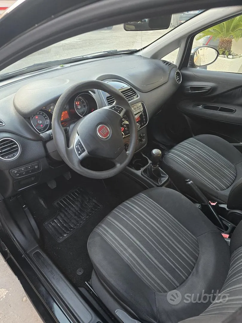 Fiat Punto Evo 2011 photo 4