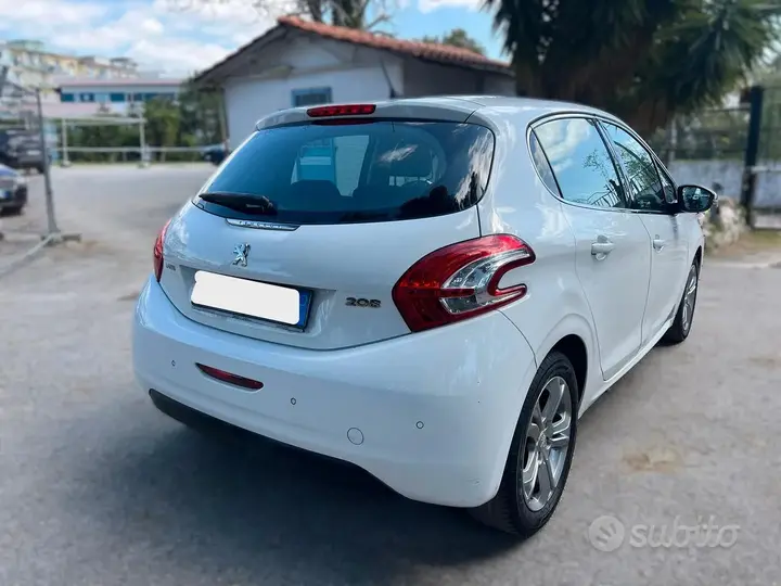 Peugeot 208 2014 photo 5