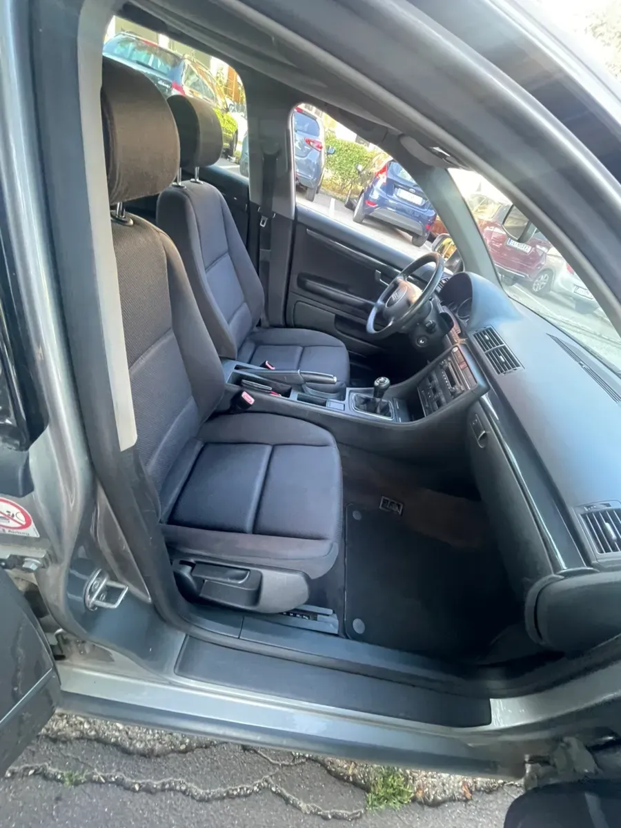Audi A4 2003 photo 3
