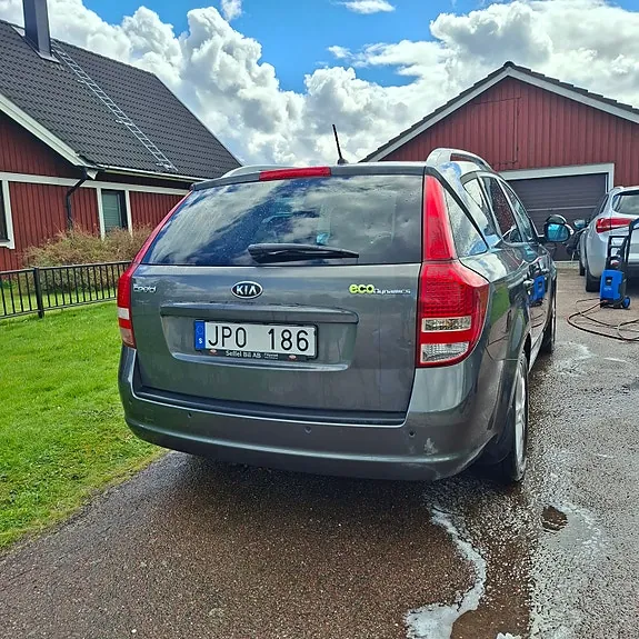 Kia Ceed 2010 photo 3