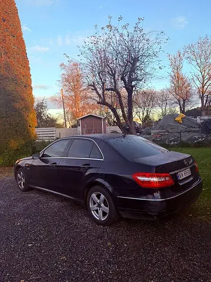 Mercedes-Benz E 220 D 2009 photo 3