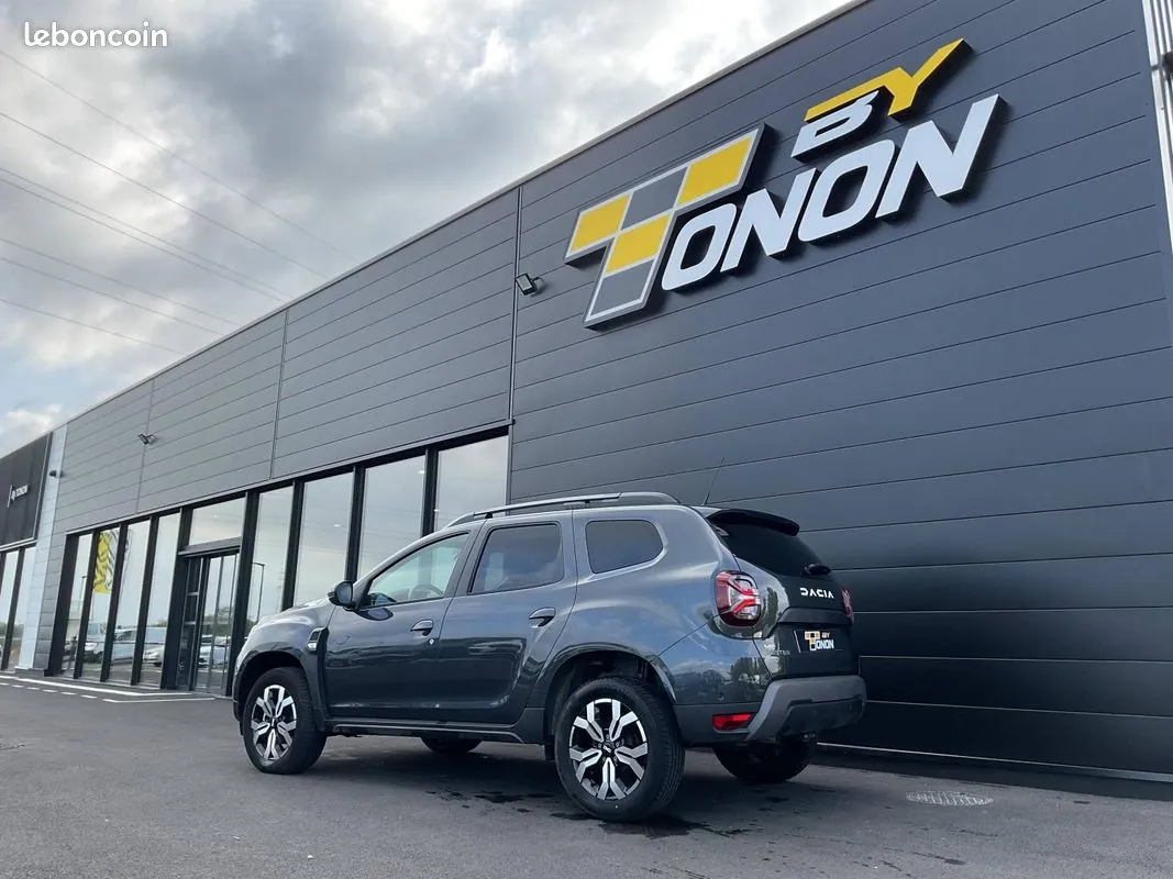 Dacia Duster 2023 photo 2
