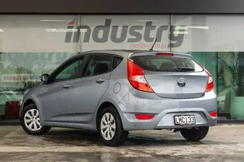 Hyundai Accent 2018 photo 3