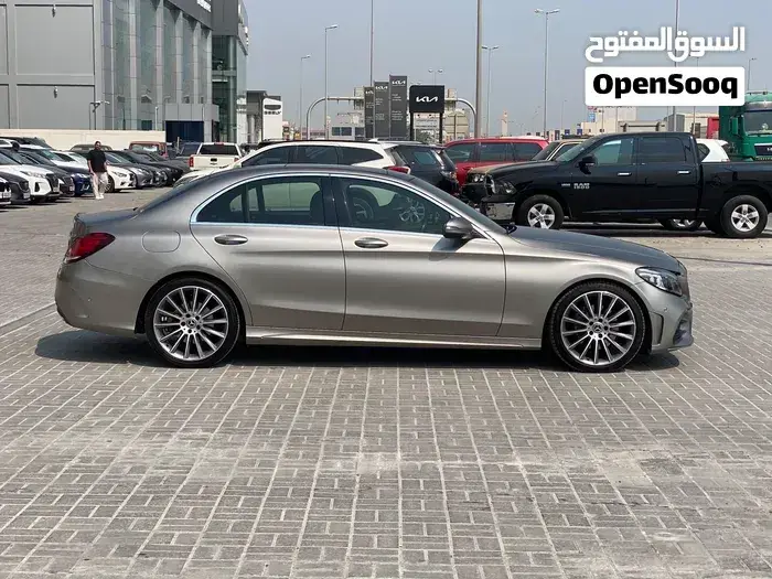 Mercedes-Benz C-Class 2019 photo 2